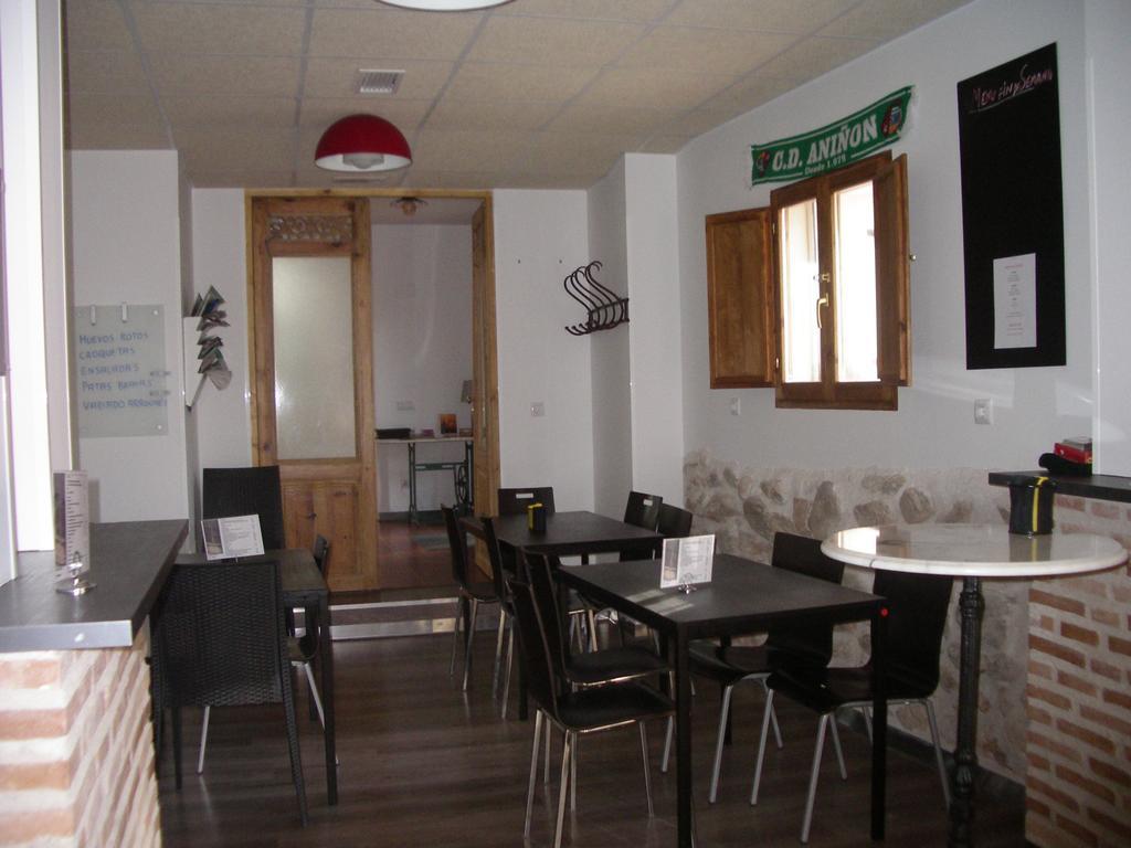 Apartamentos La Fonda Aniñón Kültér fotó