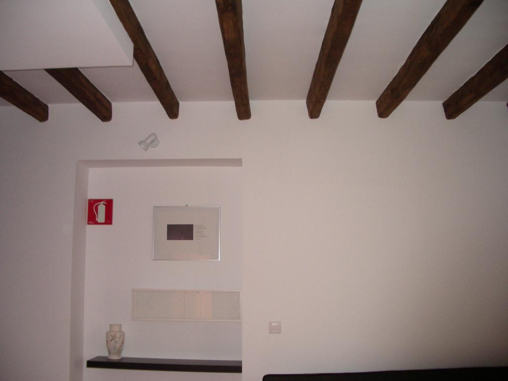 Apartamentos La Fonda Aniñón Szoba fotó