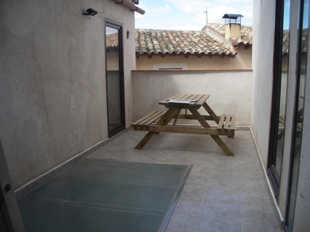 Apartamentos La Fonda Aniñón Szoba fotó