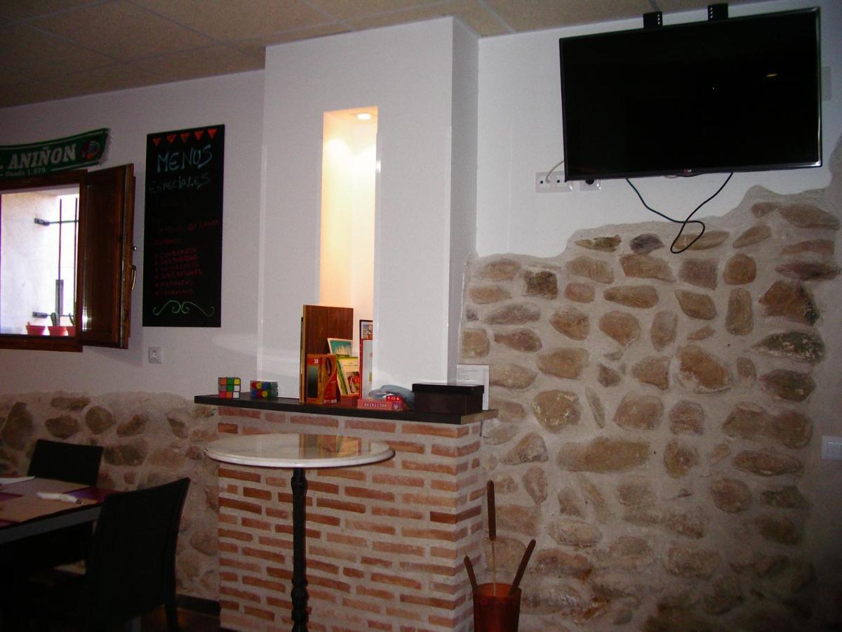 Apartamentos La Fonda Aniñón Kültér fotó